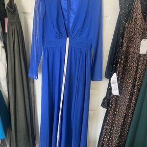 Mac Duggal Women's Ieena V-Neck Front Twist Long Sleeve Gown